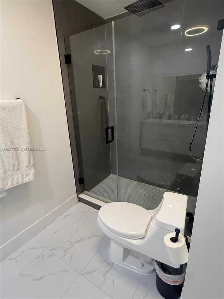 4704 Nw 114th Ave #202-1 - Photo 5 of 10