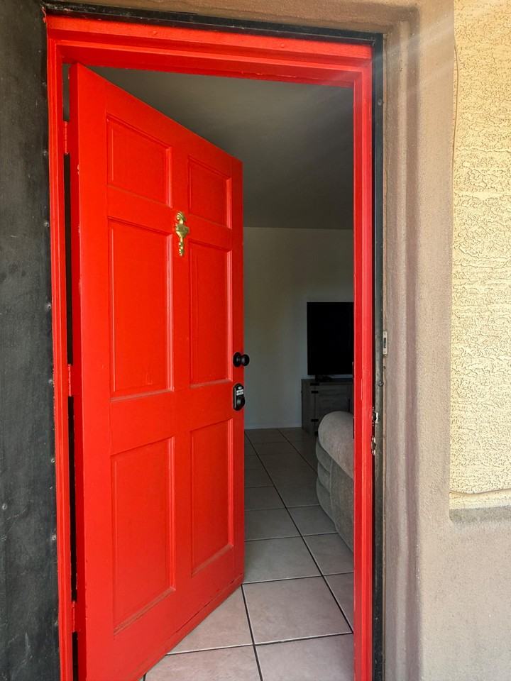 E Commonwealth Pl - Photo 2 of 26