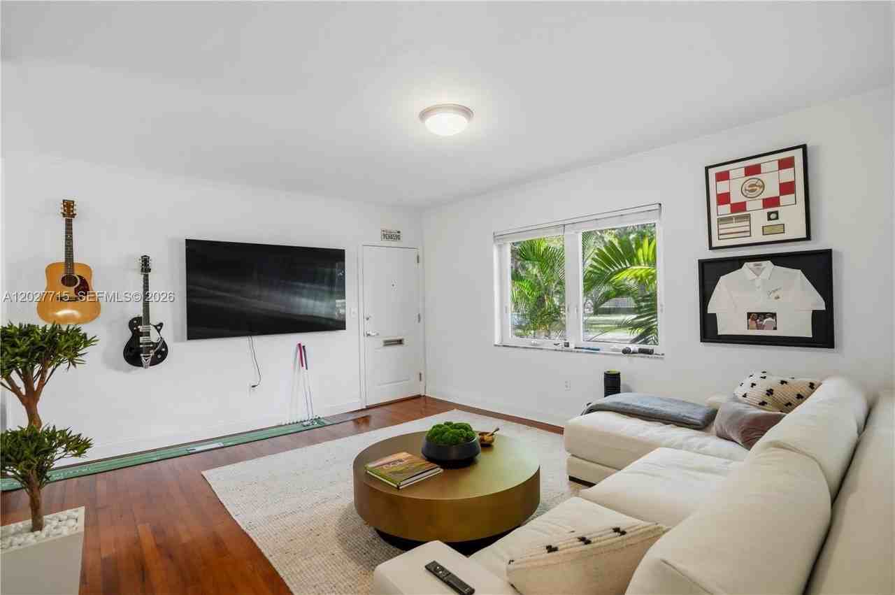 5530 Sw 76th St #A - Photo 2 of 16