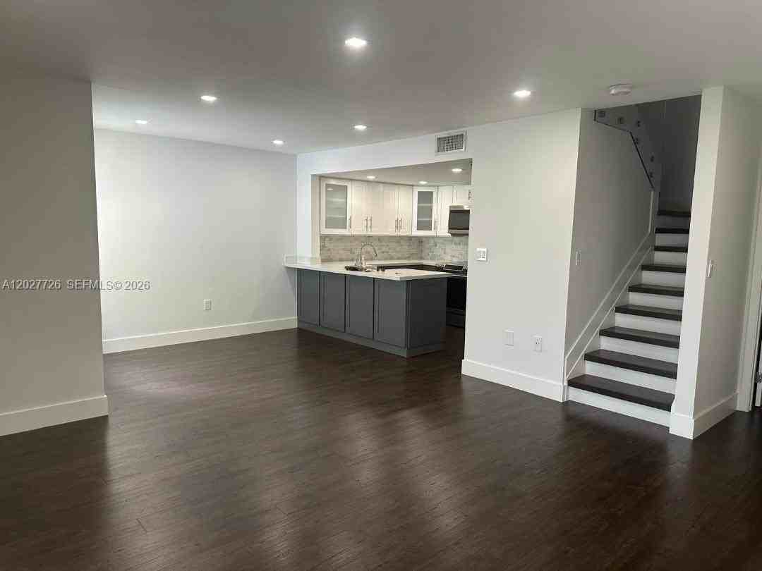 6840 Sw 45th Ln #6 - Photo 4 of 20