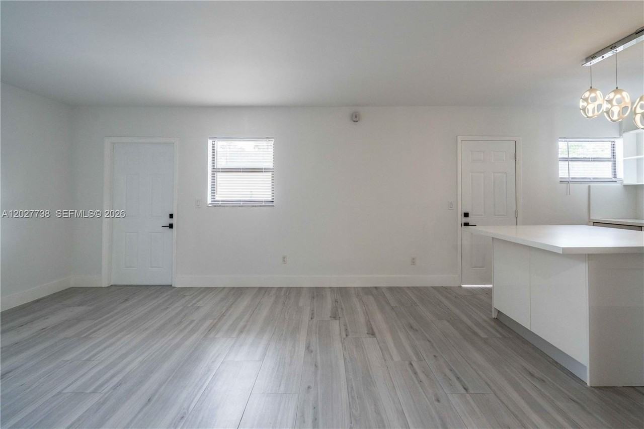 3265 Virginia St #24 - Photo 5 of 27