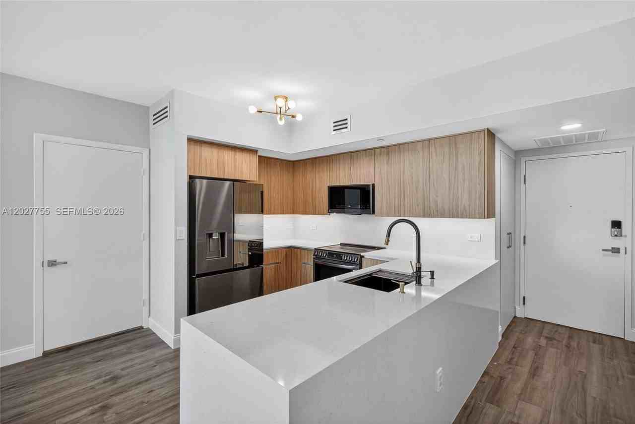 350 S Miami Ave #1705 - Photo 2 of 47