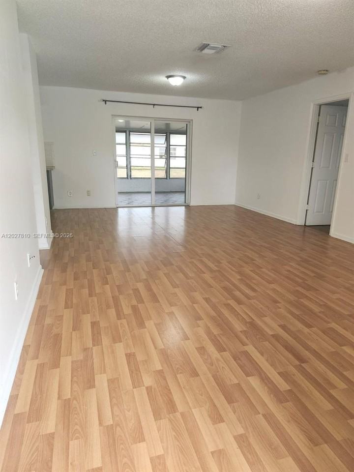 112 Kerr Cir #0 - Photo 2 of 14