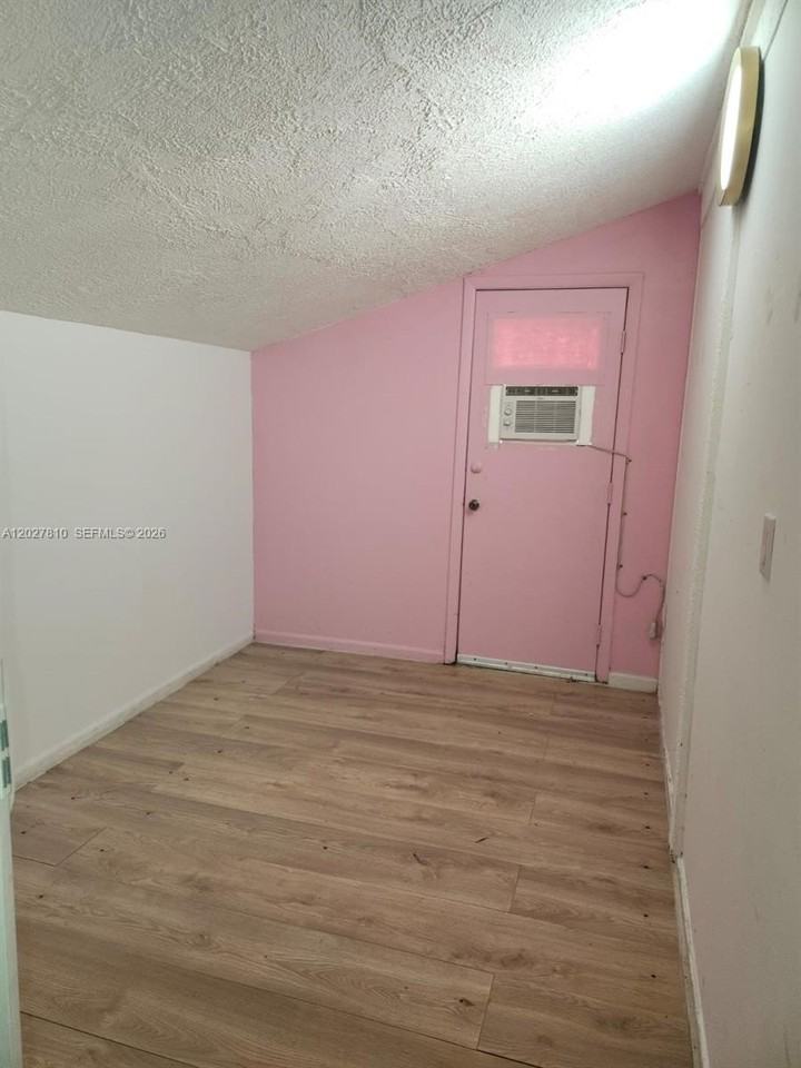 112 Kerr Cir #0 - Photo 5 of 14
