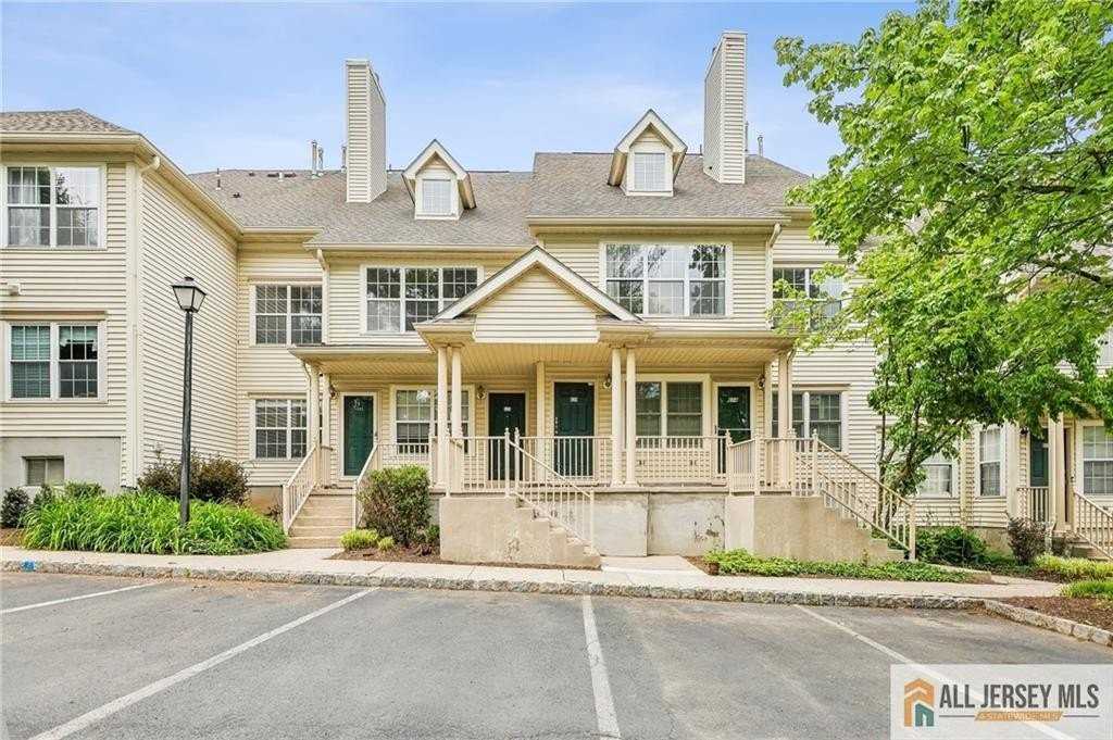 624 Brickhouse Rd - Photo 2 of 43