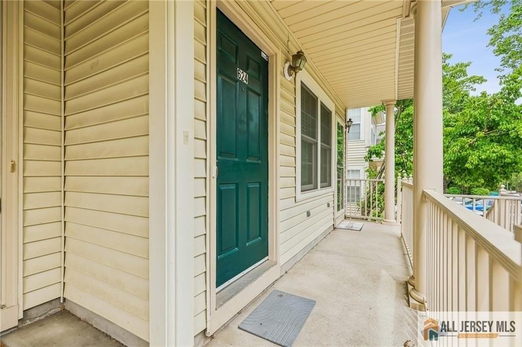 624 Brickhouse Rd - Photo 4 of 43