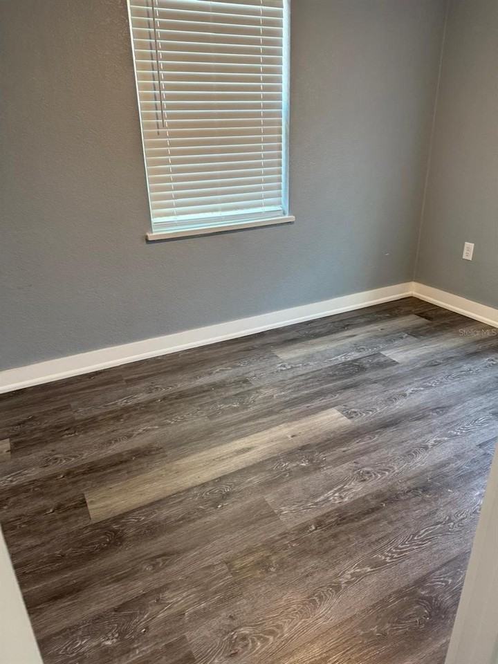 1113 S Central Ave - Photo 4 of 10