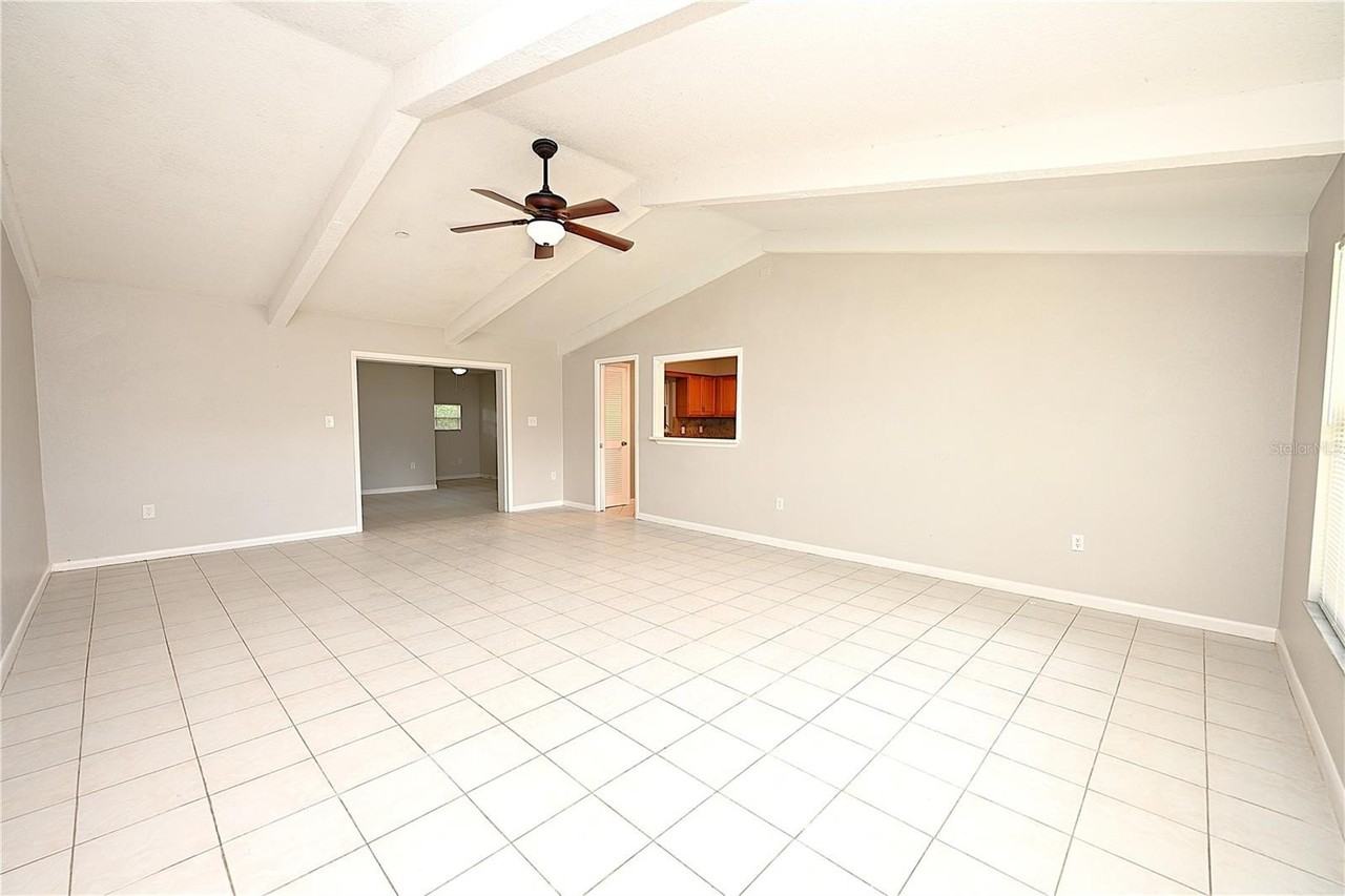 907 Swann Dr - Photo 3 of 50