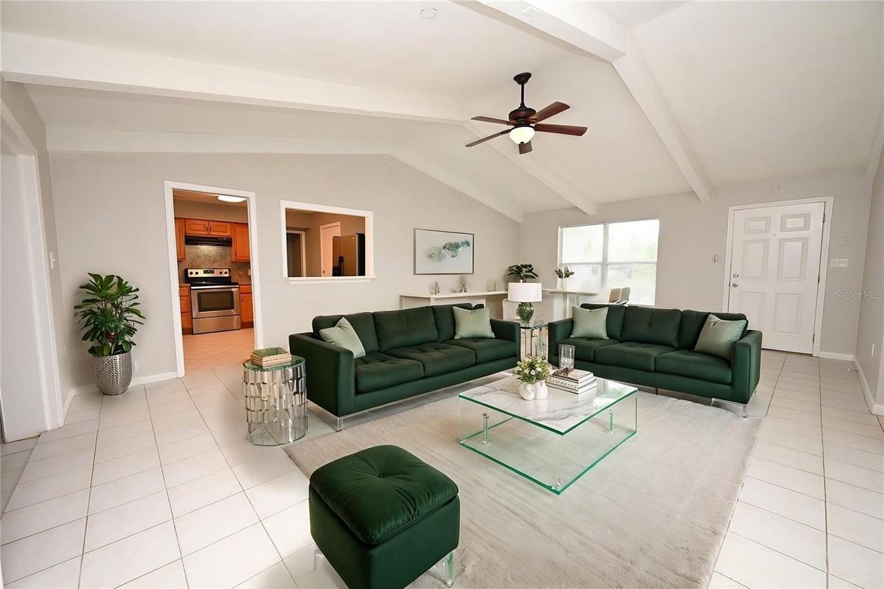 907 Swann Dr - Photo 4 of 50