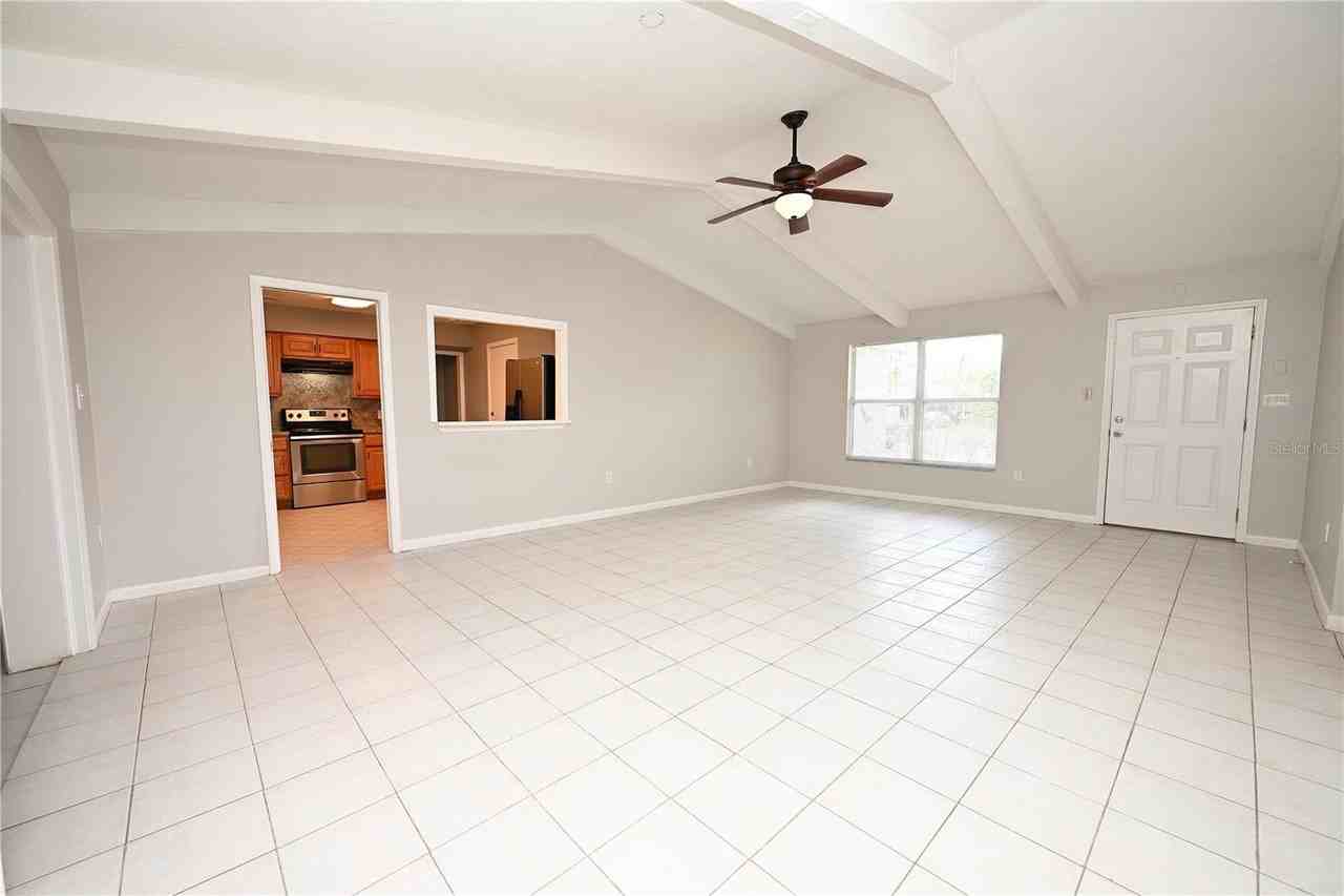 907 Swann Dr - Photo 5 of 50