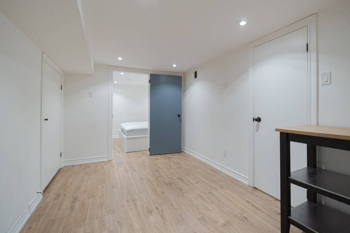 144 Grace St - Photo 6 of 13