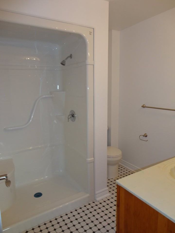 328 Horton St E - Photo 4 of 8