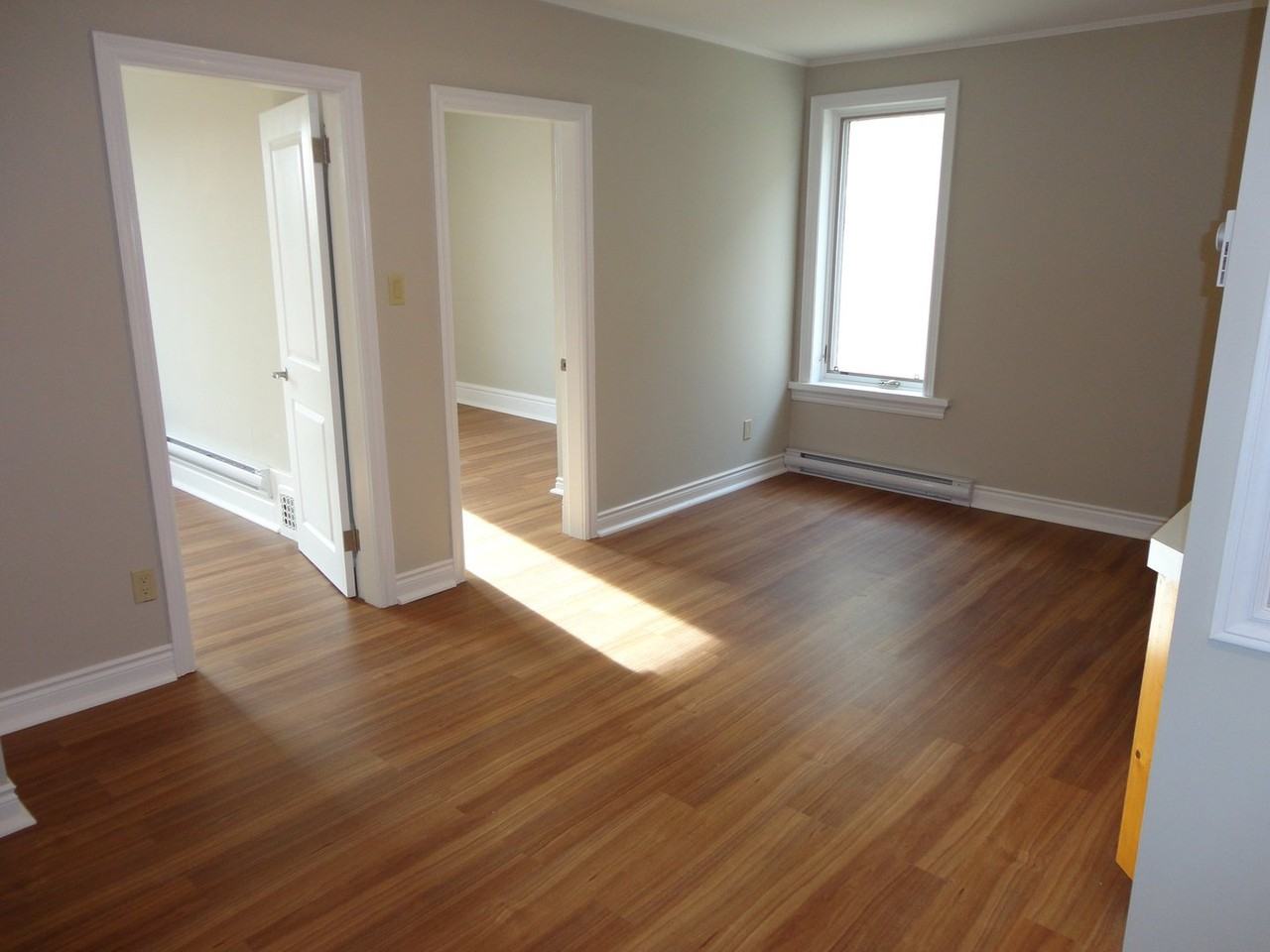 328 Horton St E - Photo 6 of 8