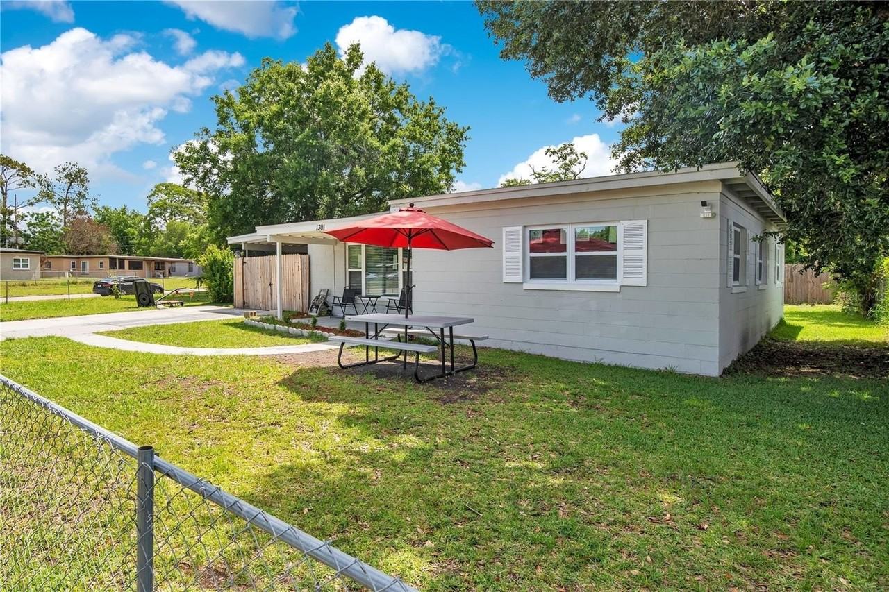 1301 Lawne Blvd - Photo 4 of 36