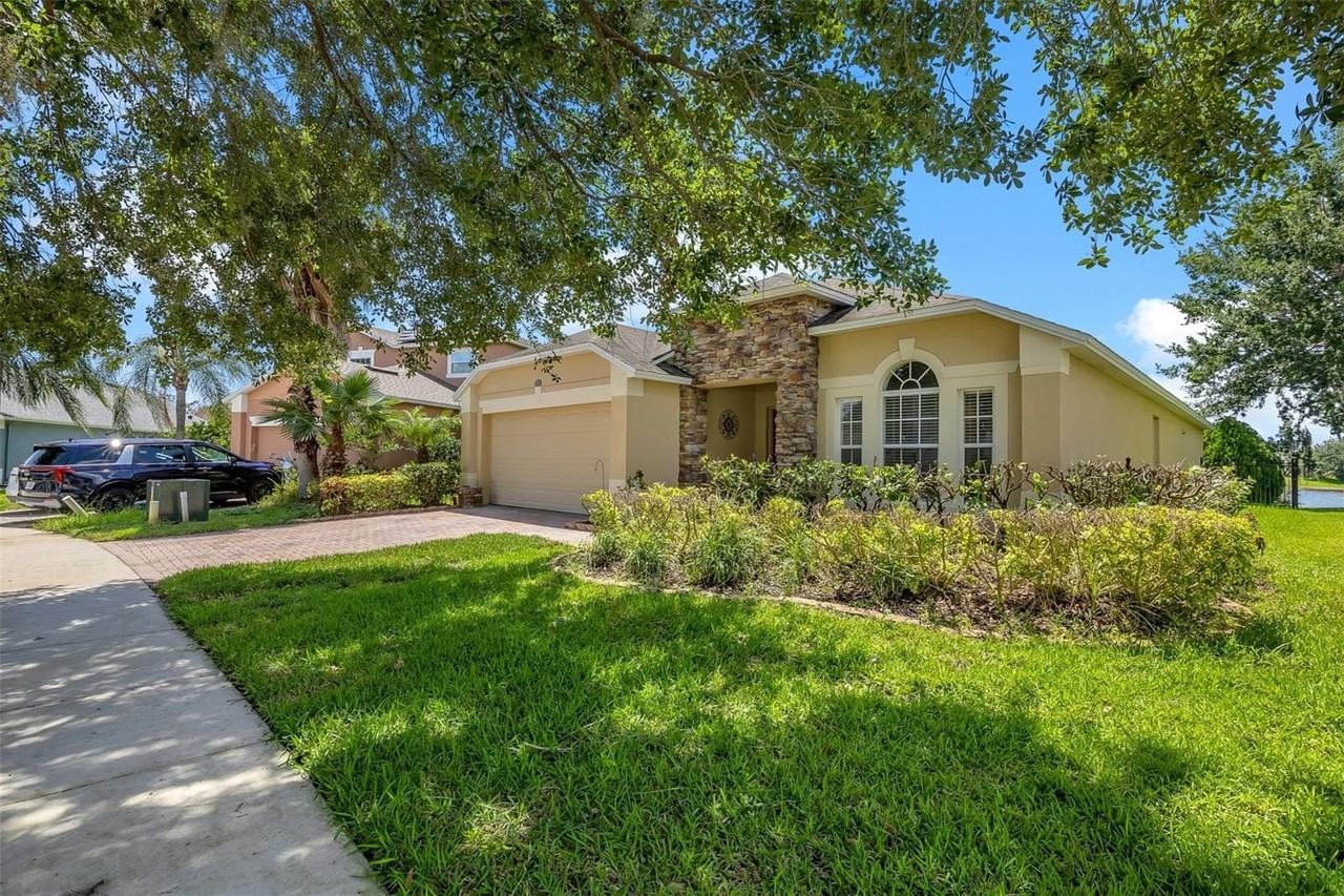 12608 Iris Lake Dr - Photo 3 of 33