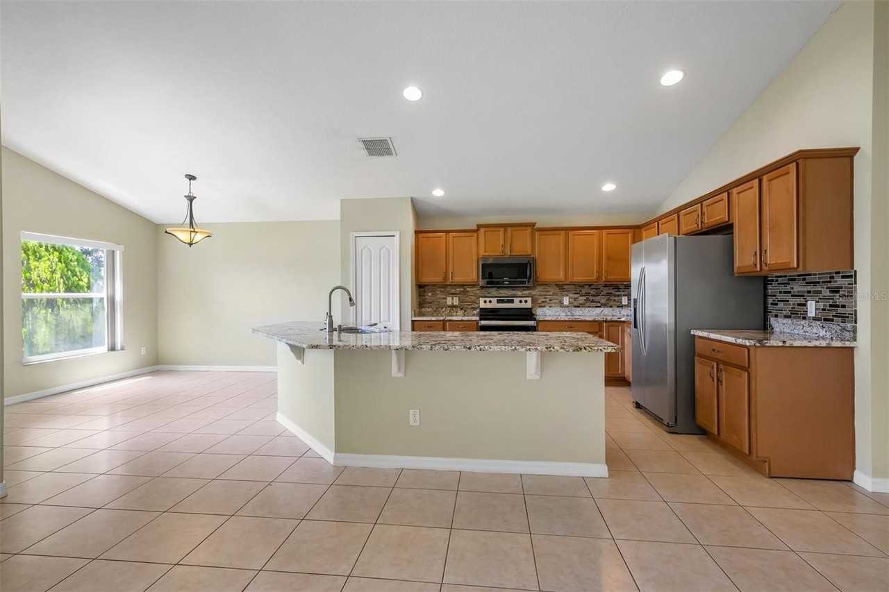 12608 Iris Lake Dr - Photo 6 of 33