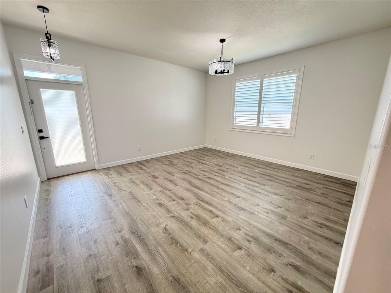 2347 Crosston Cir - Photo 2 of 20