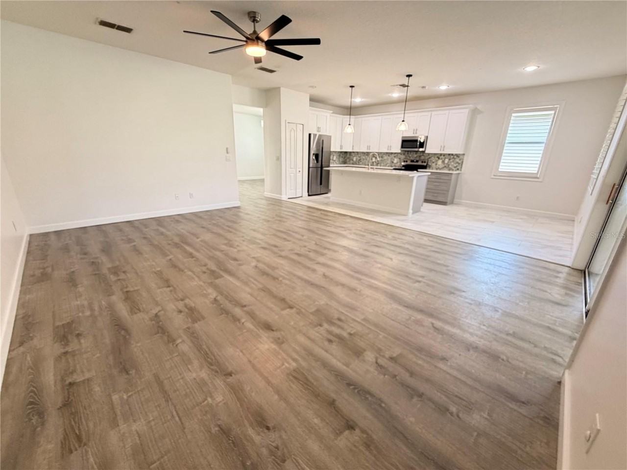 2347 Crosston Cir - Photo 4 of 20