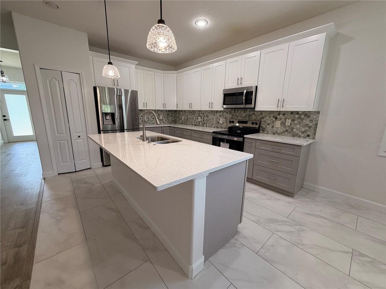 2347 Crosston Cir - Photo 6 of 20