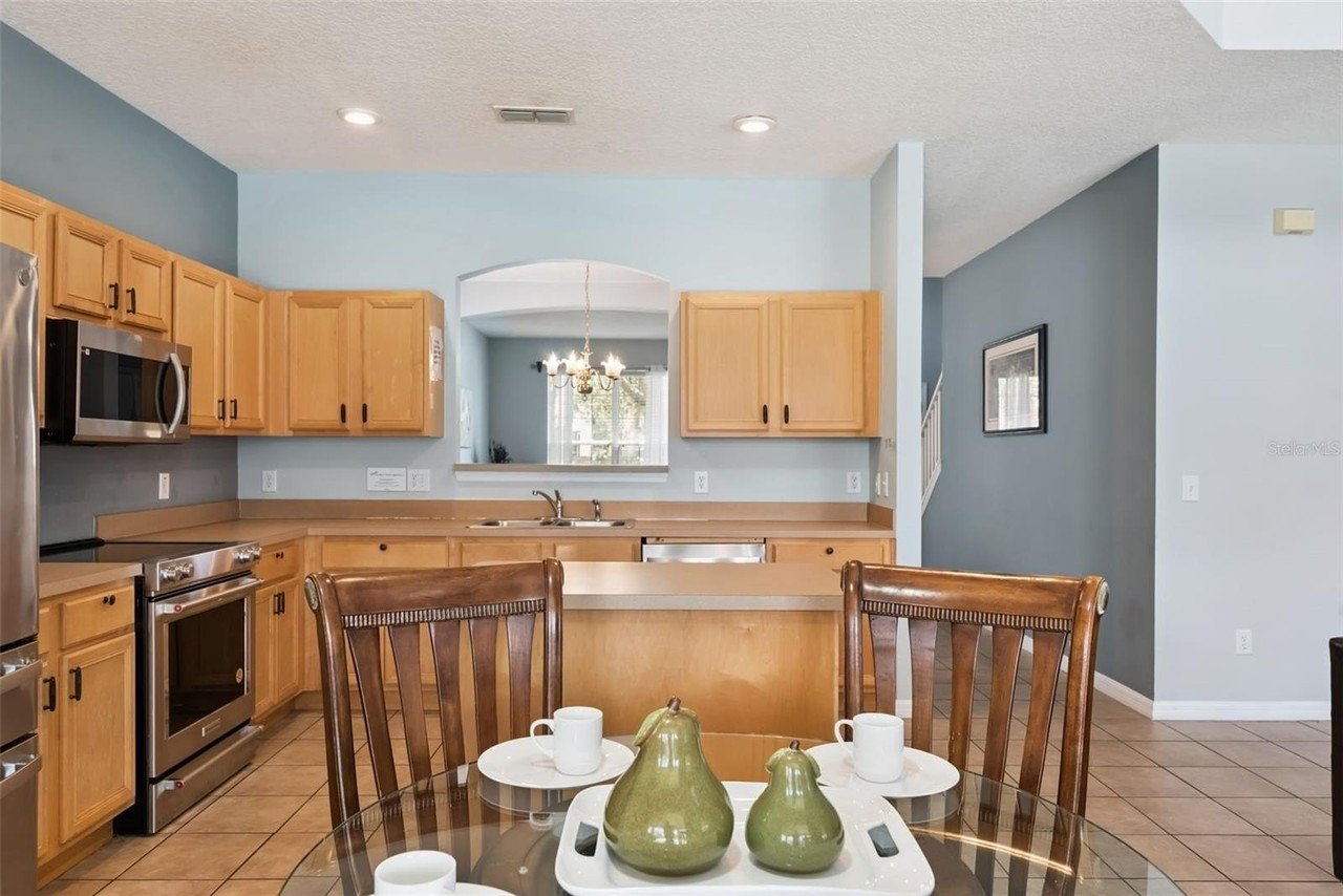 143 Cordova Ave - Photo 6 of 38