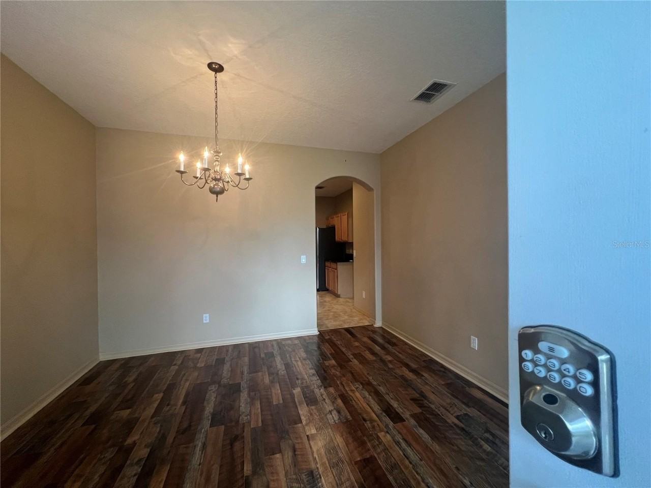 9855 Secret Cove Ln - Photo 3 of 18