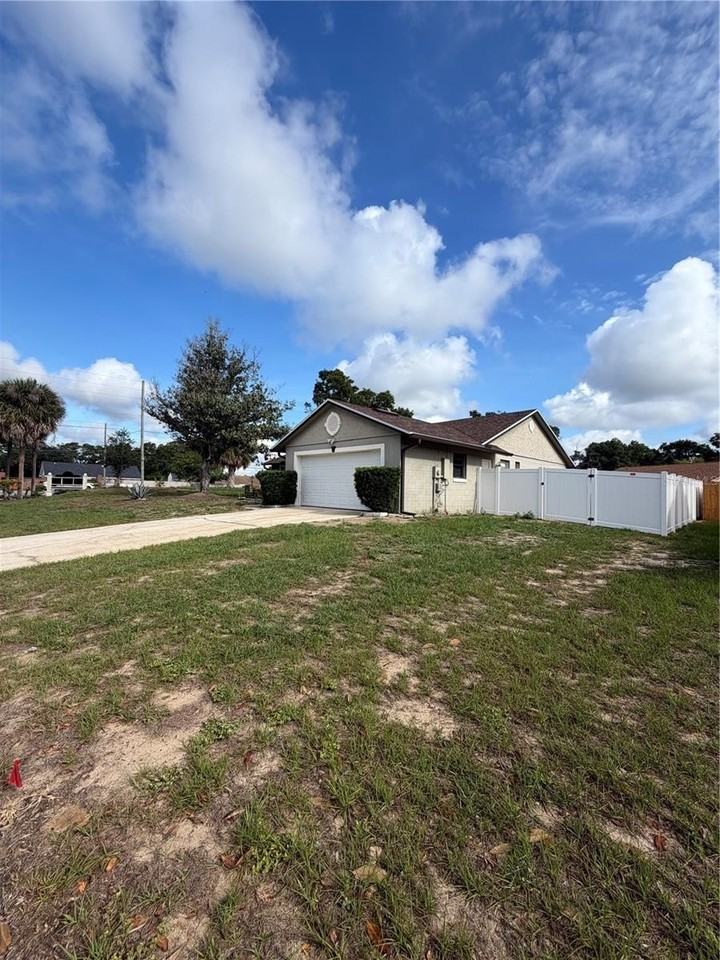 6933 Rembrandt Dr - Photo 5 of 44
