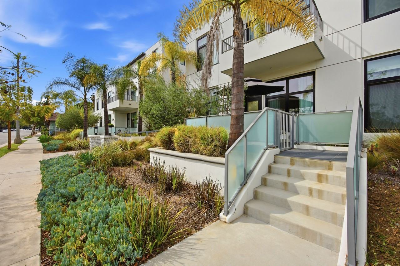 399 E Del Mar Blvd #103 - Photo 3 of 48