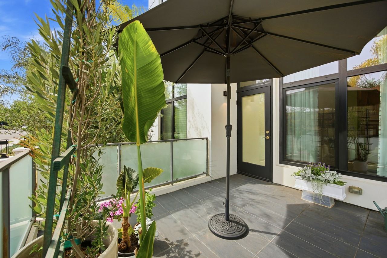 399 E Del Mar Blvd #103 - Photo 7 of 48