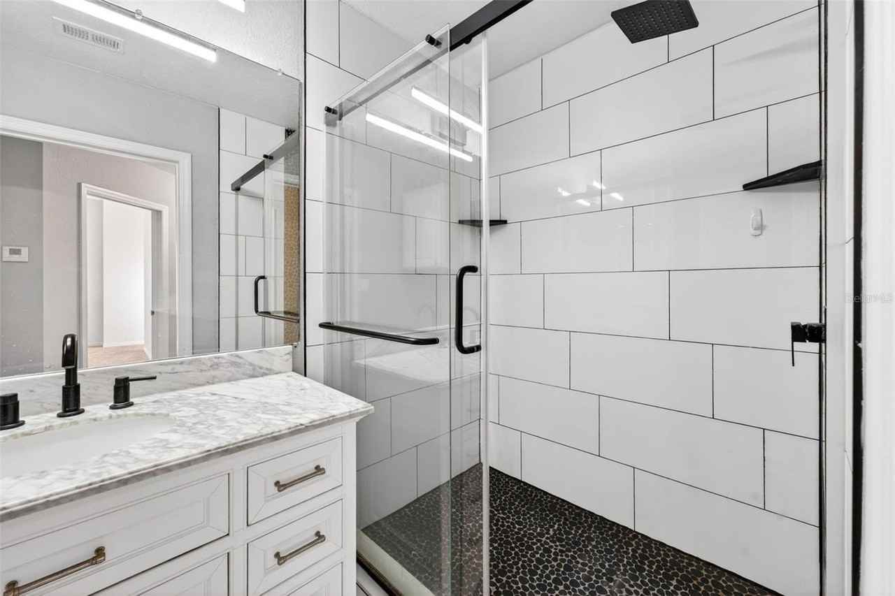 105 Bradford Beach Ct #105 - Photo 5 of 50