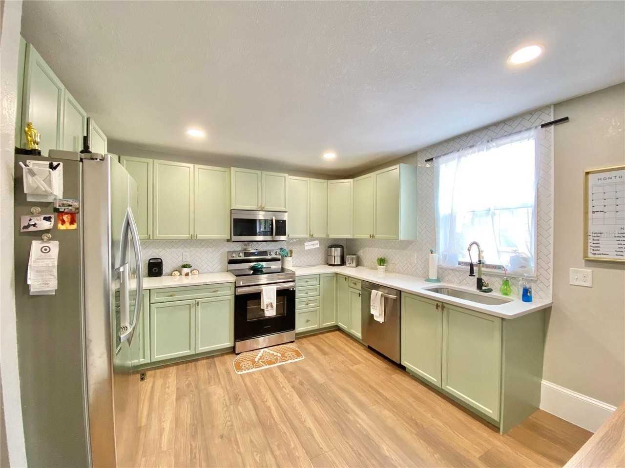 908 E 20th Ave - Photo 2 of 13