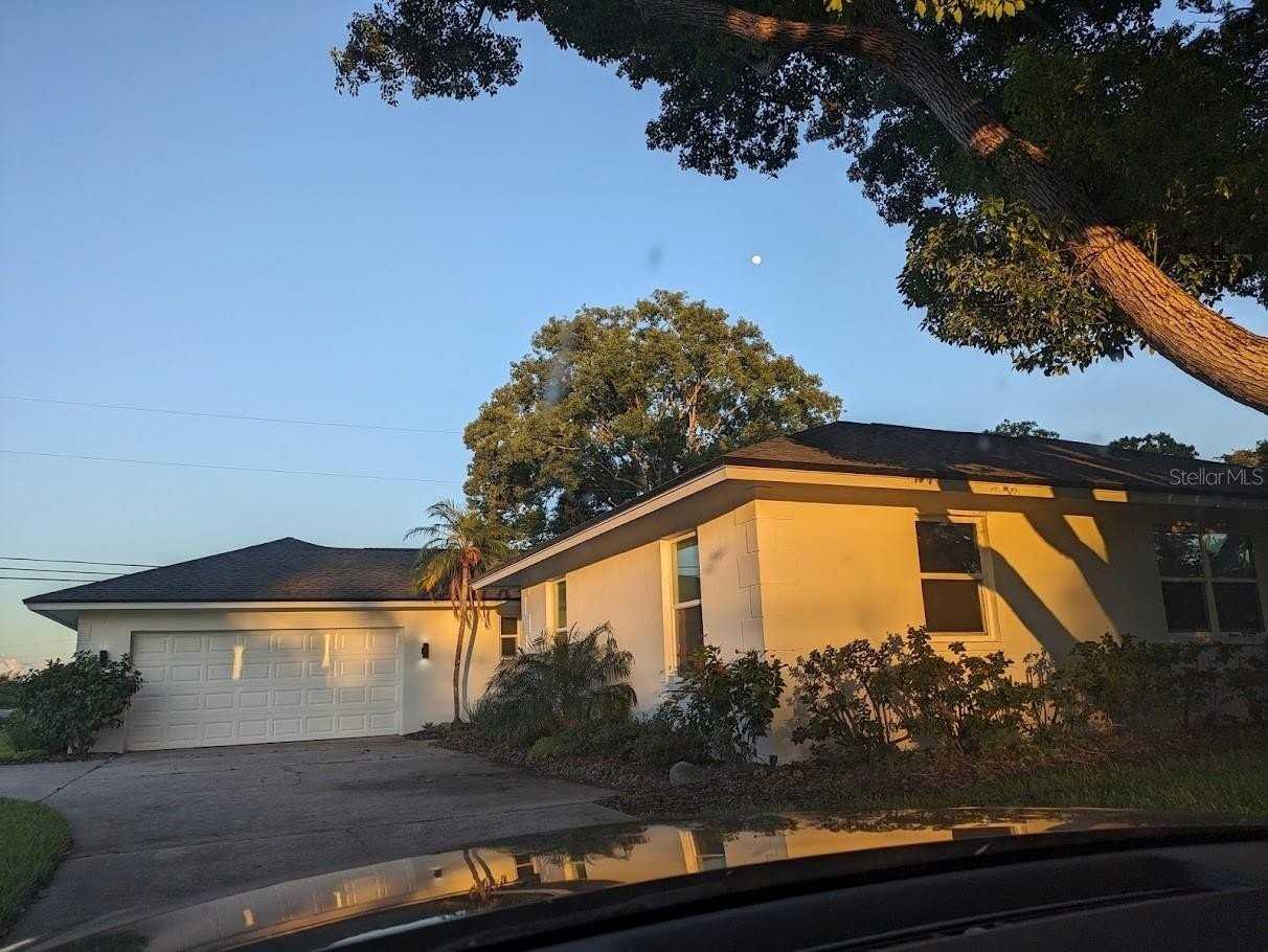 1455 Fairway Dr - Photo 2 of 38