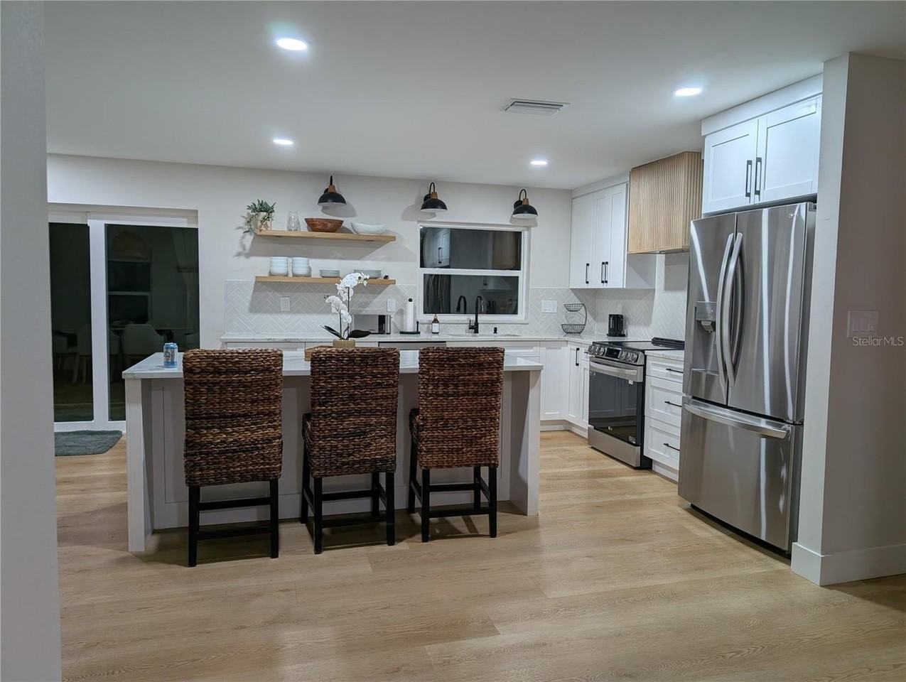 1455 Fairway Dr - Photo 6 of 38