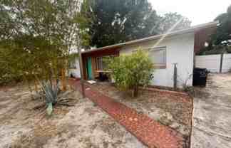 709 W Bayshore Dr - Photo 1 of 1