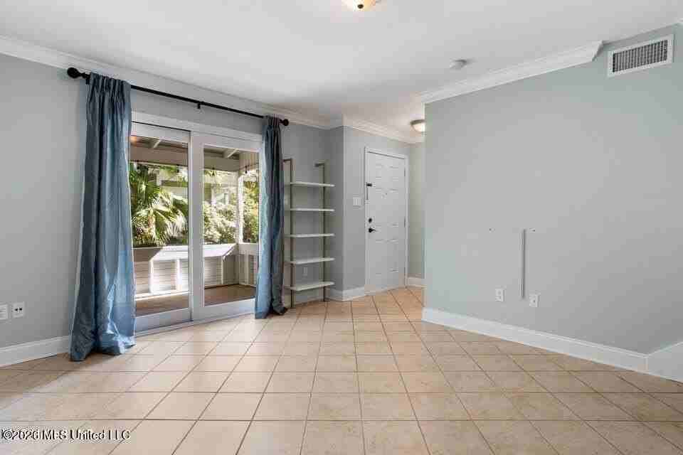 808 Desoto St Apt 7 - Photo 2 of 13