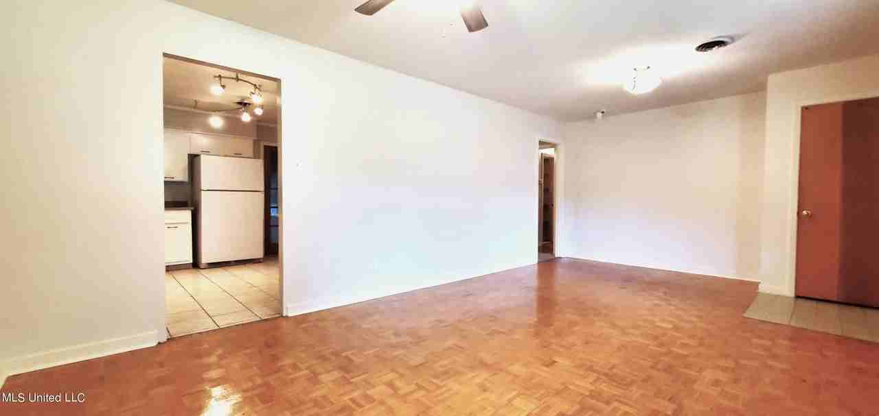 6249 Tennyson Dr - Photo 2 of 17