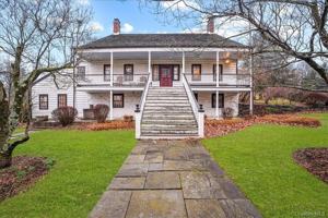 featured image of 15 Inningwood Rd