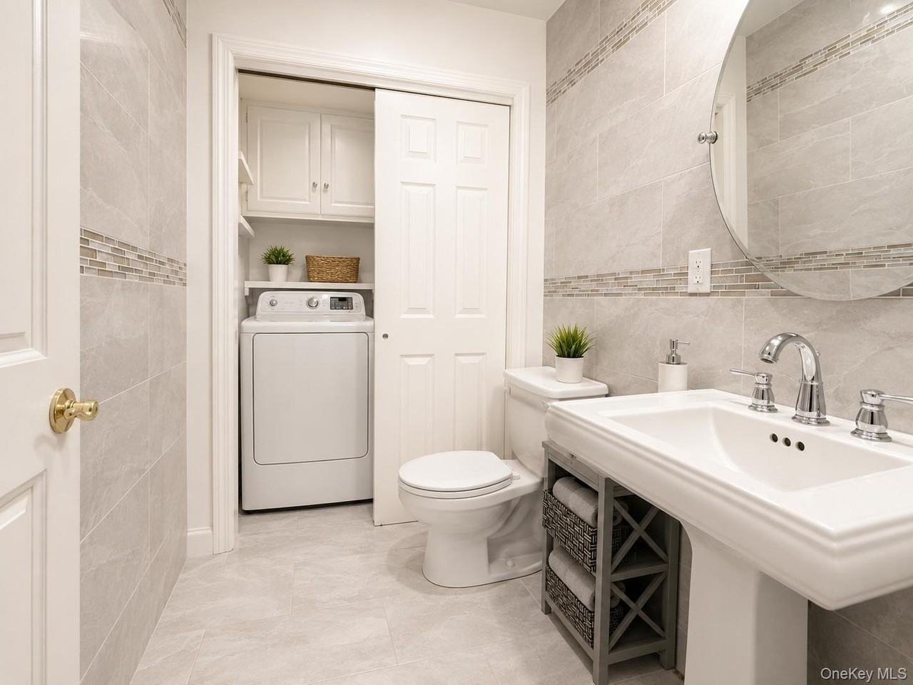 204 Old Country Rd - Photo 5 of 13