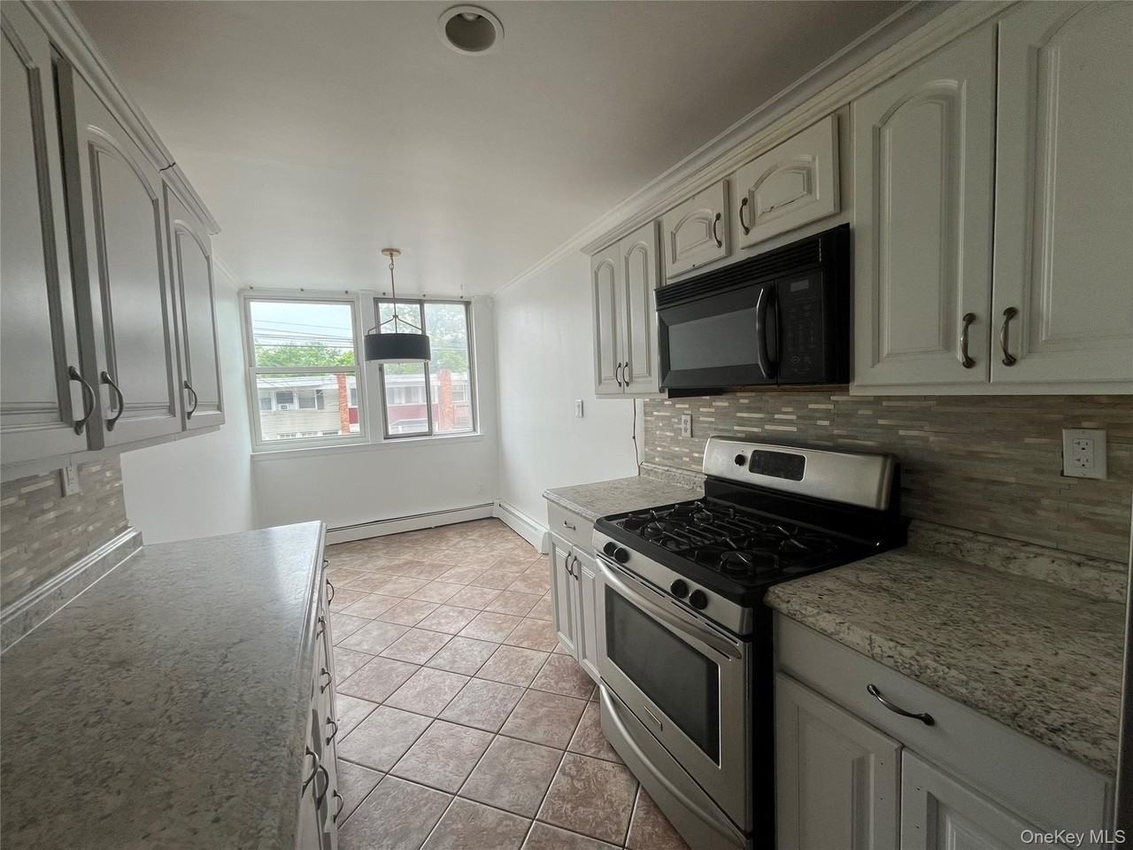 156 Coolidge St - Photo 4 of 15