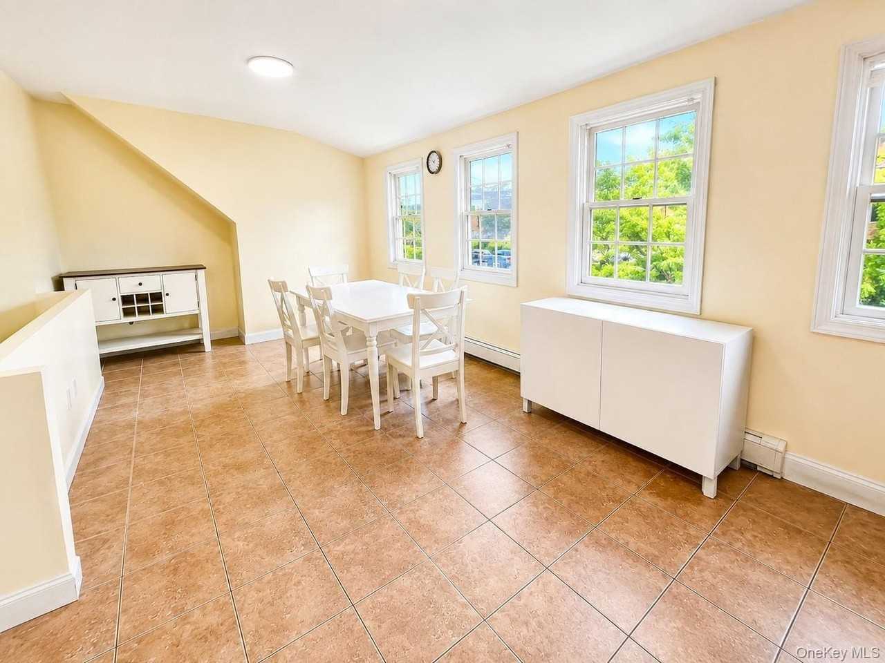60 Jackson Ave #2nd - Photo 5 of 8