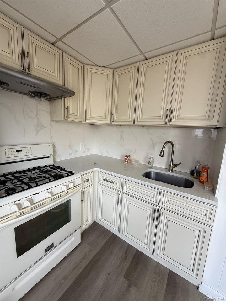 10 Forest Row - Photo 3 of 5