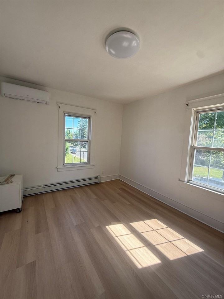 10 Forest Row - Photo 4 of 5