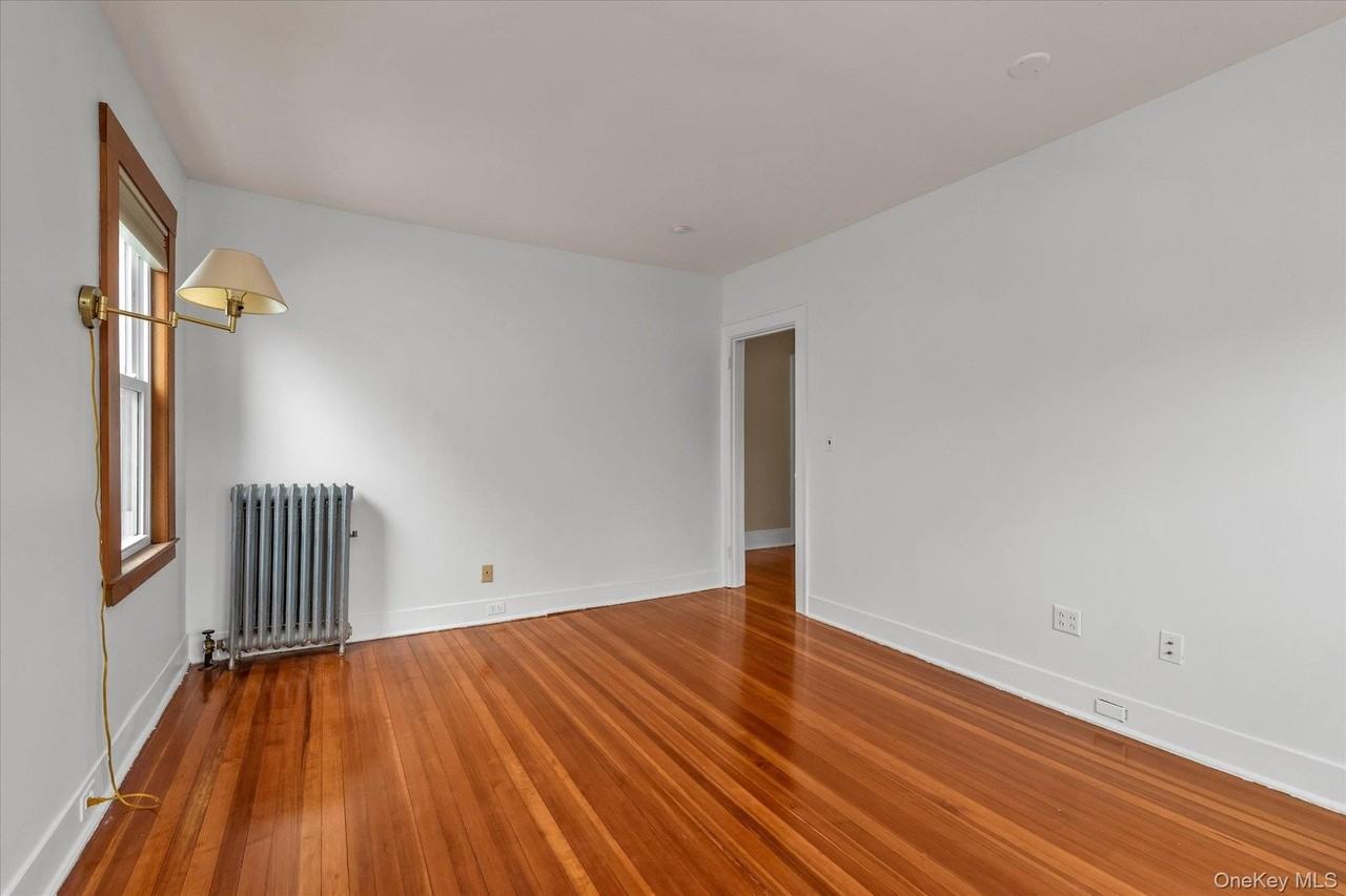 23 Thompson Pl #2 - Photo 2 of 9