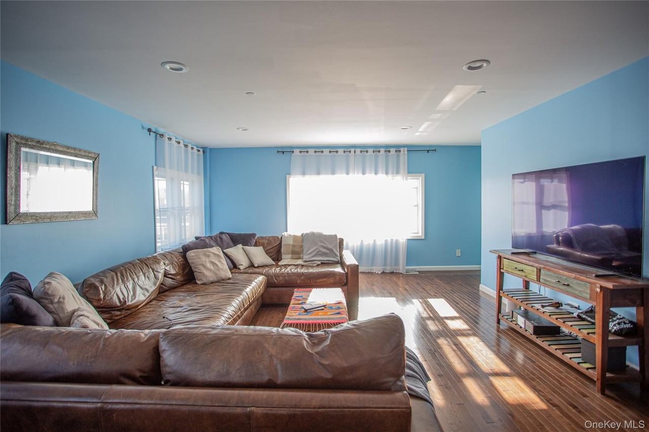 45 Kildare Rd - Photo 3 of 27