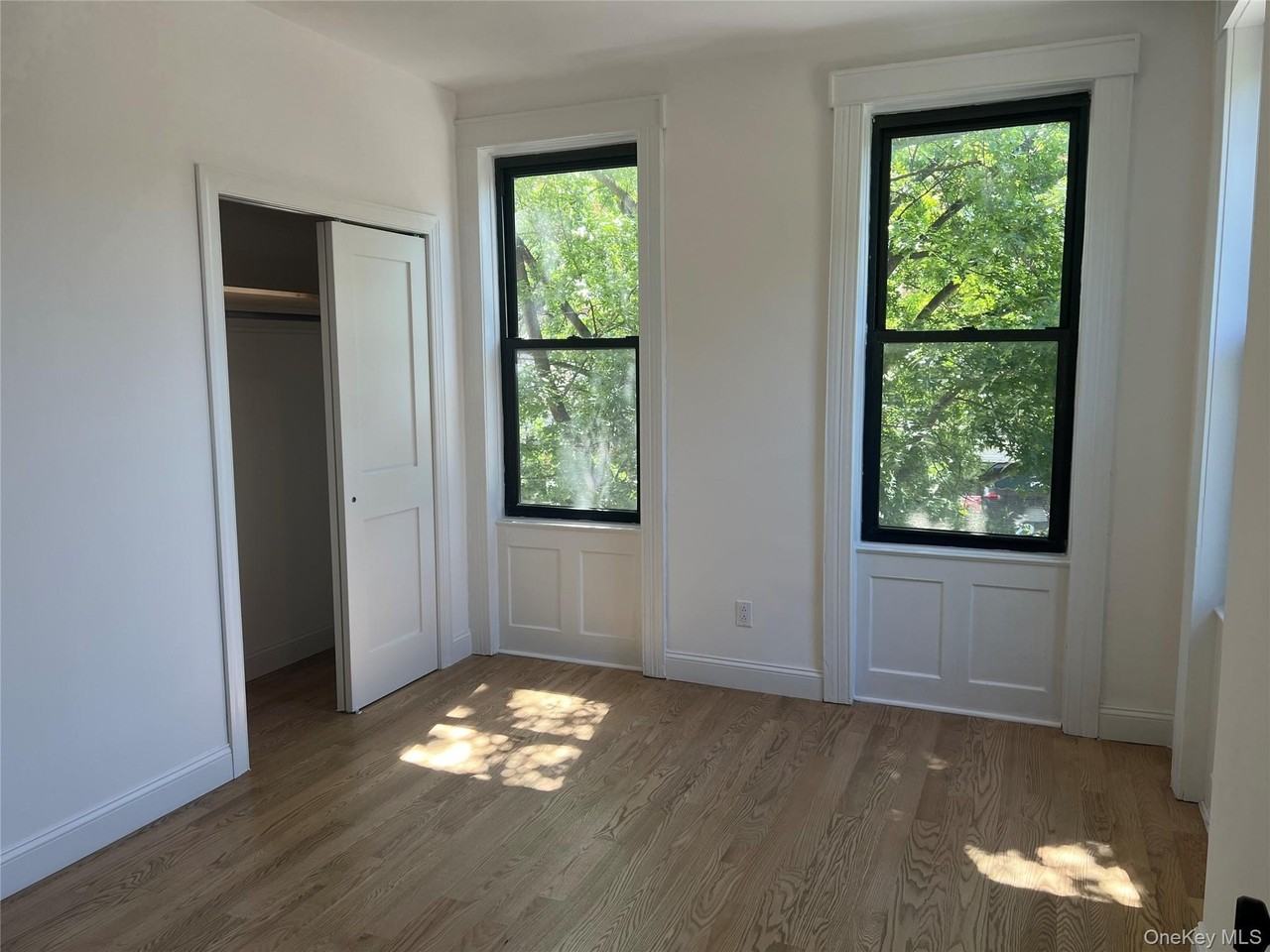 817 Onderdonk Ave #2R - Photo 2 of 10