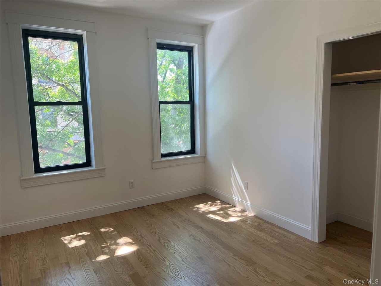817 Onderdonk Ave #2R - Photo 3 of 10