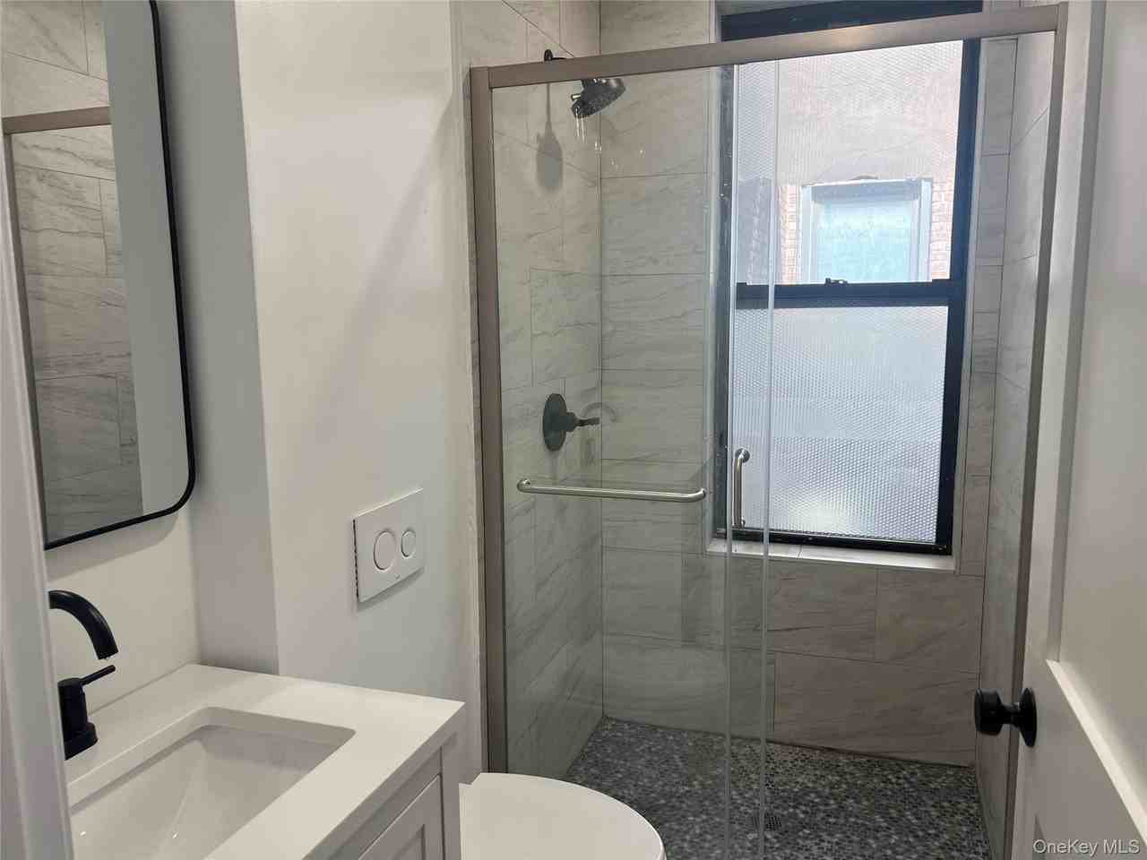 817 Onderdonk Ave #2R - Photo 4 of 10