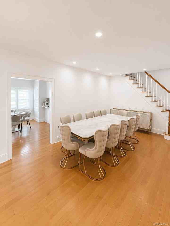 1463 Hewlett Ave - Photo 4 of 12