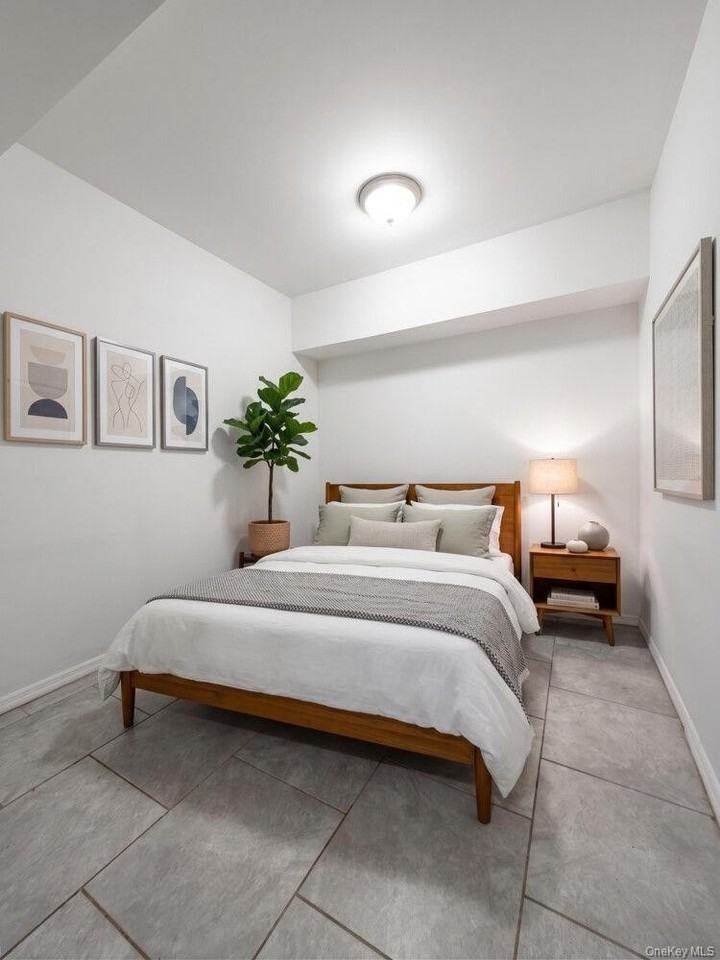 1187 New York Ave #1 - Photo 3 of 6