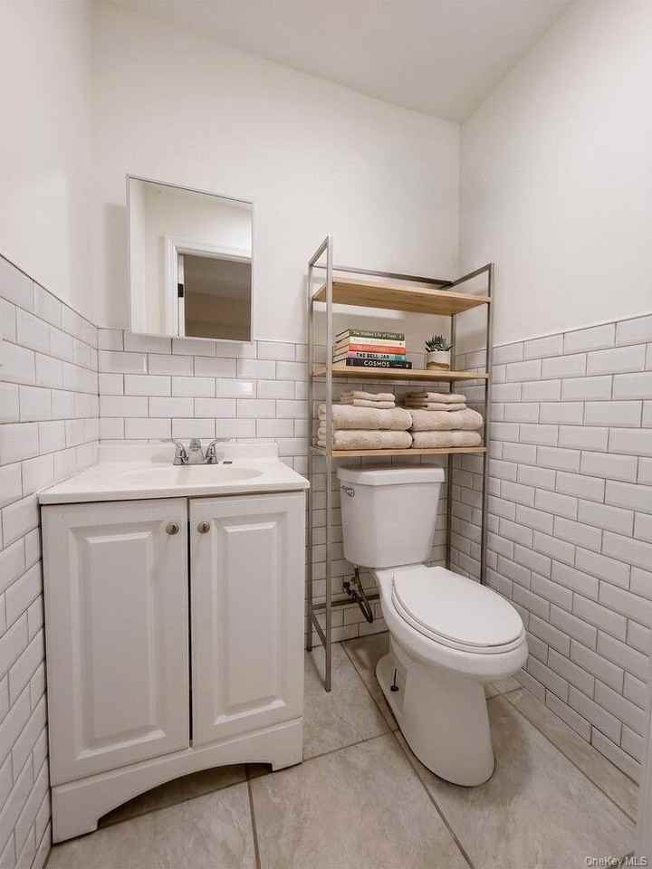 1187 New York Ave #1 - Photo 4 of 6