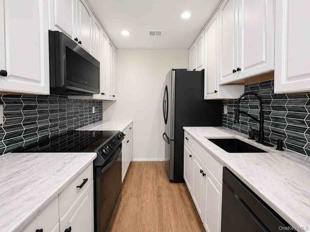 201 Birchwood Rd #201 - Photo 5 of 27